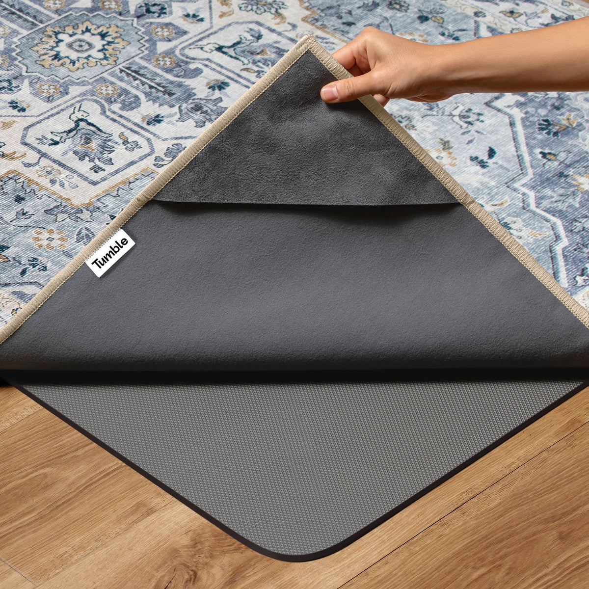 Amara Rug – Light Blue & Ivory detail